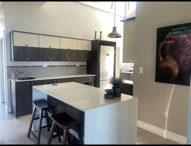 4 BEDROOM HOUSE FOR SALE IN PINNACLE POINT GOLF ESTATE